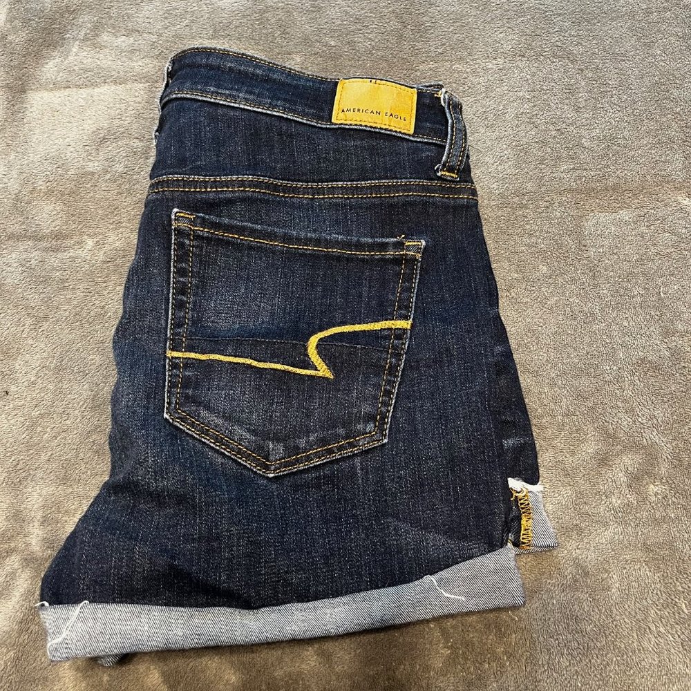 American Eagle Hi-Rise Shortie short
